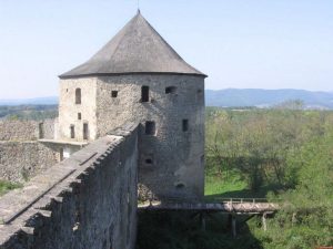 Bzovík (opevnený kláštor) - galéria